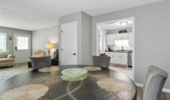 531 Spring Glen Dr, Ballwin, MO 63021