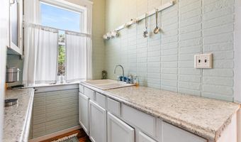 93 Whipple Ave, Cranston, RI 02920