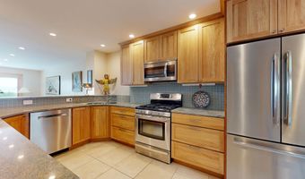 28 Northshore Dr, Burlington, VT 05408