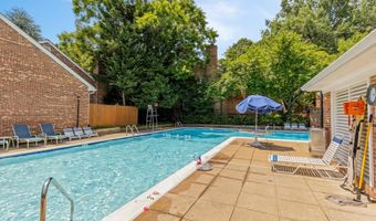 2546 S WALTER REED Dr B, Arlington, VA 22206