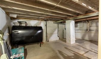 17 Warner St, Newport, RI 02840