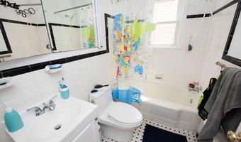 6789 LITTLE FALLS Rd, Arlington, VA 22213