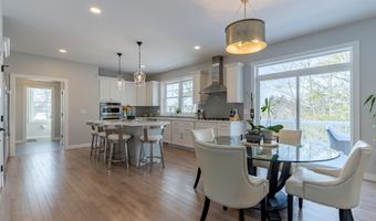 22 Sunrise Cir, Auburn, NH 03032