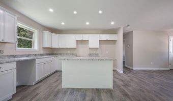 613 W 8TH St, Laurel, DE 19956