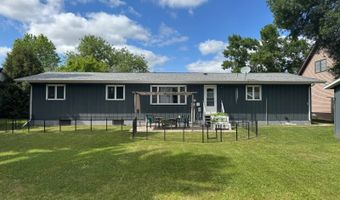 415 10th St W, Bottineau, ND 58318