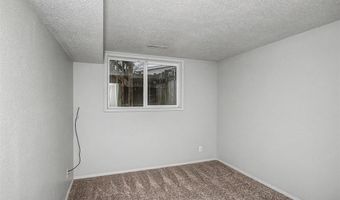 703 Meadow Pl, Ames, IA 50010