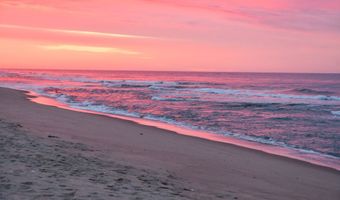 13 Hampton Ln, Amagansett, NY 11930