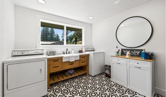 19751 FALCON Dr, Oregon City, OR 97045