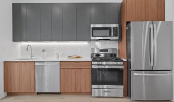 17 AVENUE E 301, Bayonne, NJ 07002