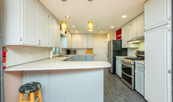 237 Todd Cir, Ames, IA 50014