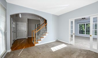 990 Whisperwood Ln, Aurora, OH 44202