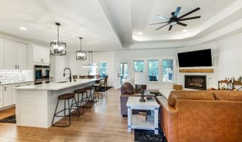 336 Somerset Dr, Appomattox, VA 24522