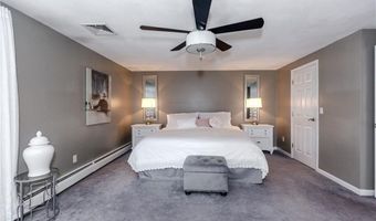 25 Venturi Grn A, North Providence, RI 02904