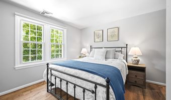37 Birchwood Cir, Bedford, NH 03110