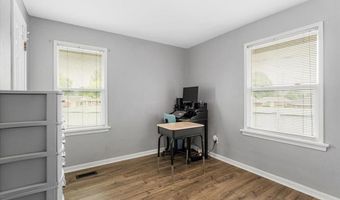 9513 Sequoia Ct, Affton, MO 63123