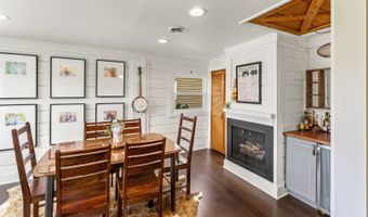 90 E White Oak St, Arlington Heights, IL 60005