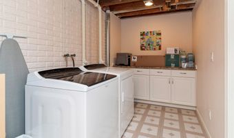 635 25th St SE, Altoona, IA 50009