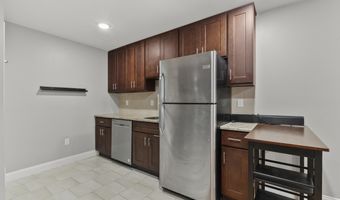 381 COMMUNIPAW Ave 1B, Lyndhurst, NJ 07304