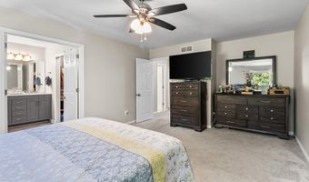 11 WELLINGTON W Dr, Hockessin, DE 19707