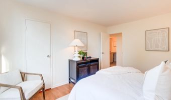 4936 SENTINEL Dr 302, Bethesda, MD 20816