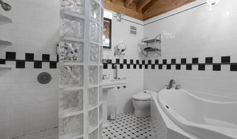 1012 Beach Blvd, Biloxi, MS 39530