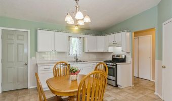 206 Buckeye Ln, Riverside, IA 52327