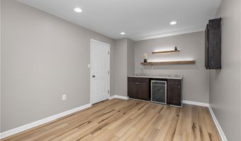 660 Village Green Blvd E, Adams Twp., PA 16046