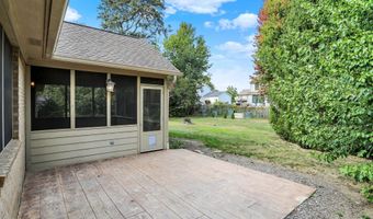 6686 Woodcrest Dr, Avon, IN 46123