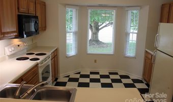 4 Gatehouse Ct, Asheville, NC 28803