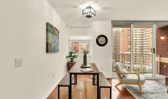 880 N POLLARD St 801, Arlington, VA 22203