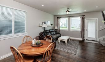 4018 NE 5th St, Ankeny, IA 50021