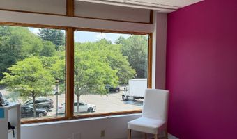 51 E Main St, Avon, CT 06001