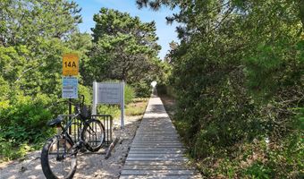 37 Gilberts Path, Amagansett, NY 11930