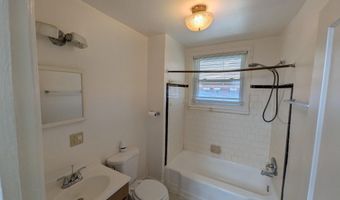 3018 E LARUE Sq E, Baltimore, MD 21225