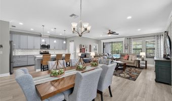 7020 OLD BENTON Dr, Apollo Beach, FL 33572