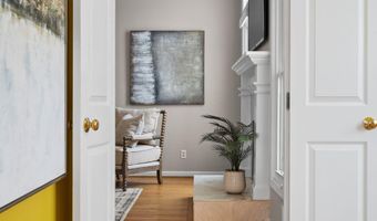 5971 Creekview Ct, Ann Arbor, MI 48108