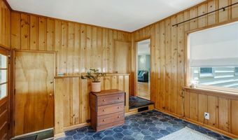 7658 General Meade Ln, Affton, MO 63123