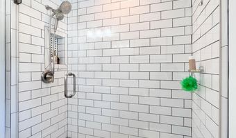 1092 W Lake Dr, Athens, GA 30606