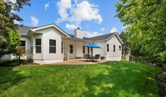 1136 New Ballwin Oaks Dr, Ballwin, MO 63021