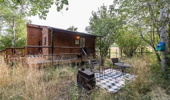 30 Fishing Creek Ln, Absarokee, MT 59001