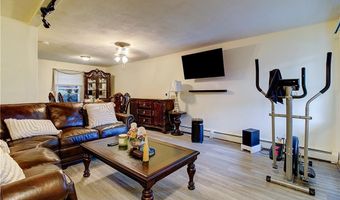 10 East St 316, Cranston, RI 02920
