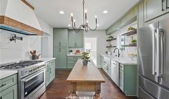 2111 S Bronson Ave, Los Angeles, CA 90018