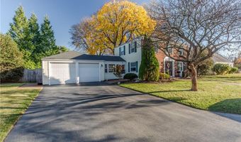 7 Mayfair Dr, East Providence, RI 02916