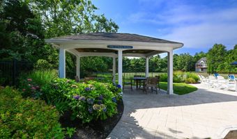 16 Amberwood Ct, Bourne, MA 02532