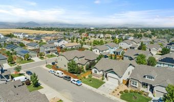 882 Jenny Ln, Berthoud, CO 80513