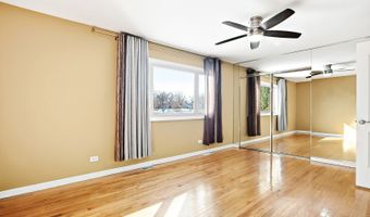 818 RUMPLE Ln, Addison, IL 60101