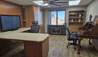 19417 S 5th Dr, Beatrice, NE 68310
