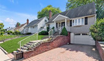 95 Falmouth Pl, Albertson, NY 11507