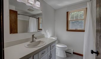 12 School House Hl, Burlington, CT 06013