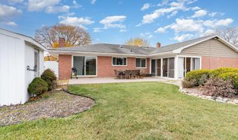 424 Fairlane Dr, Alma, MI 48801